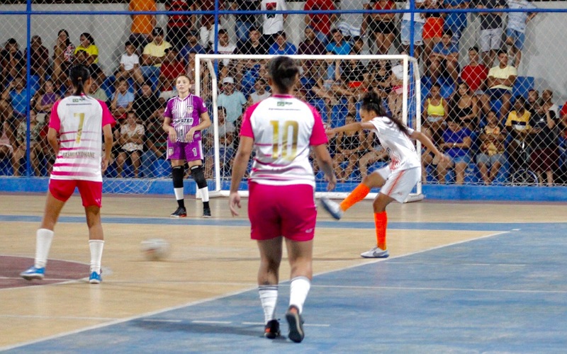 Equipes decidem campeonatos municipais de futsal masculino sub 14 e feminino nesta quinta (19)