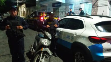 PRF e Guarda Municipal recuperam motoneta com registro de roubo