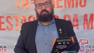 Presidente da Câmara de Grossos recebe prêmio Destaque na Mídia 2023