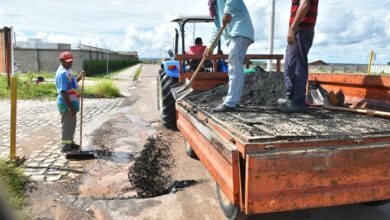 Operação “Tapa Buraco” revitaliza Avenida Dehon Caenga em Tibau