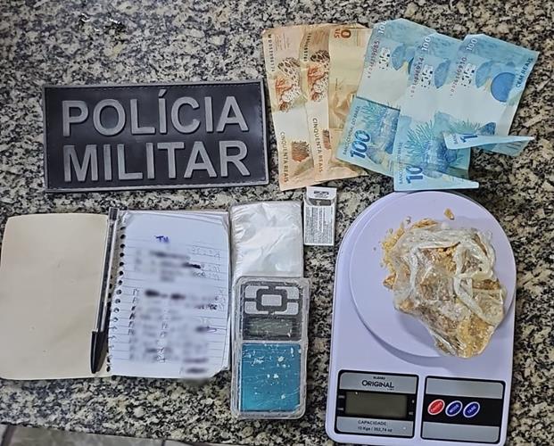 Suspeito é preso com droga, dinheiro e balança no Centro de Areia Branca