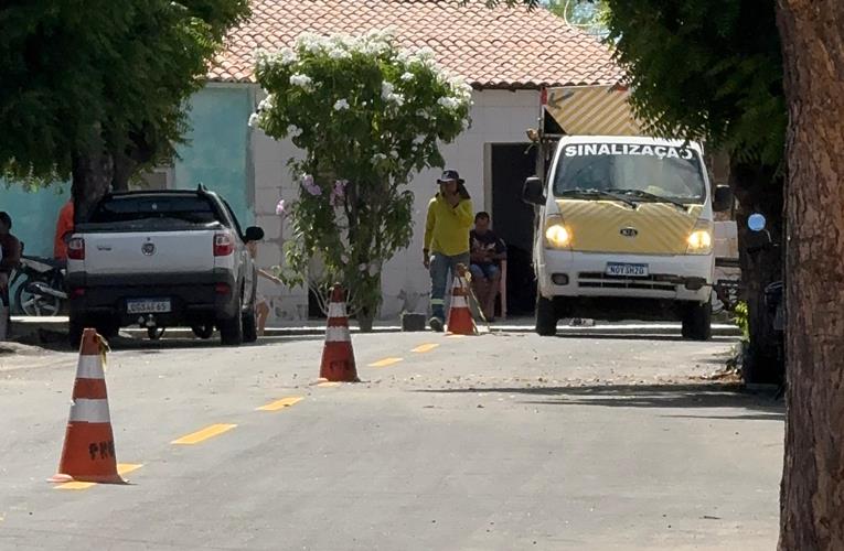 Prefeitura inicia sinalização das ruas asfaltadas na cidade e zona rural