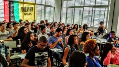 Alunos de cursinhos populares irão receber bolsa de R$ 200 por mês
