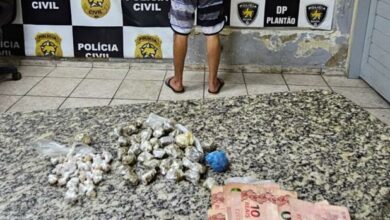 Polícia Militar apreende drogas e conduz suspeito à delegacia em Areia Branca