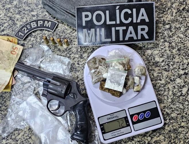 Homem é preso com arma, drogas e dinheiro durante patrulhamento em Areia Branca
