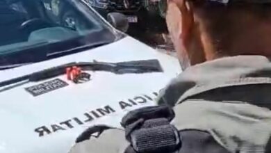Polícia Militar apreende espingarda calibre 12 durante operação em Areia Branca