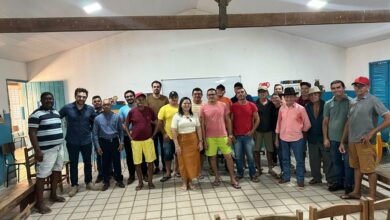 Comitiva visita área de conflito por energia renovável em Serra do Mel