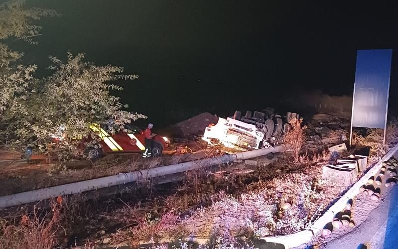 Grave acidente com caminhão deixa duas vítimas fatais e danifica adutora em Triunfo Potiguar