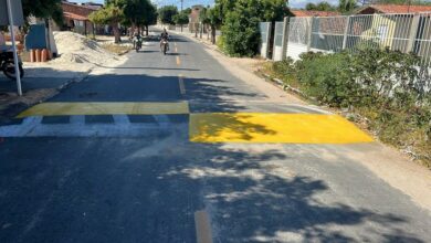 Prefeitura de Grossos inicia sinalização de lombadas nas comunidades rurais